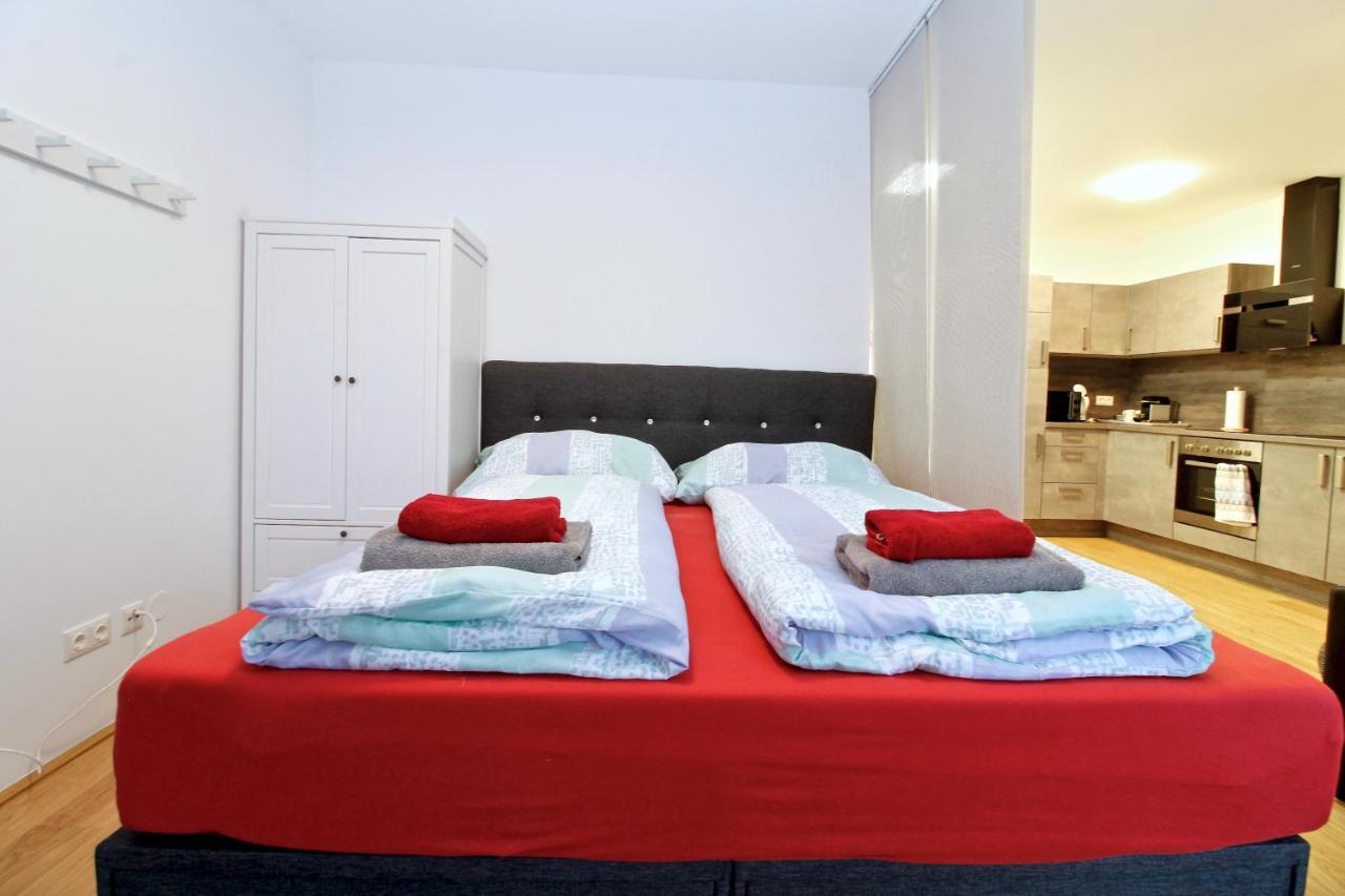 וינה Balcony/Pool/Free Parking Garage Studio מראה חיצוני תמונה